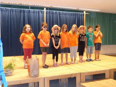 Foto zur Meldung: Märchenhafte Theaterwanderung in der Grundschule 