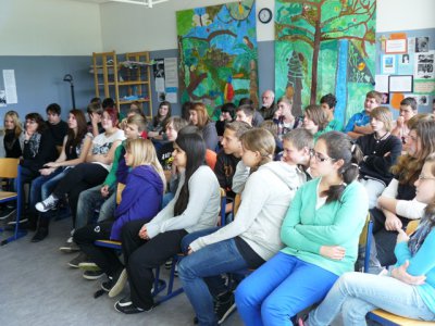 Brückentag wird zum Theatertag... Besuch des Austors Al Page und Aufführung des Theaters "Schneewittchen" (Bild vergrößern)