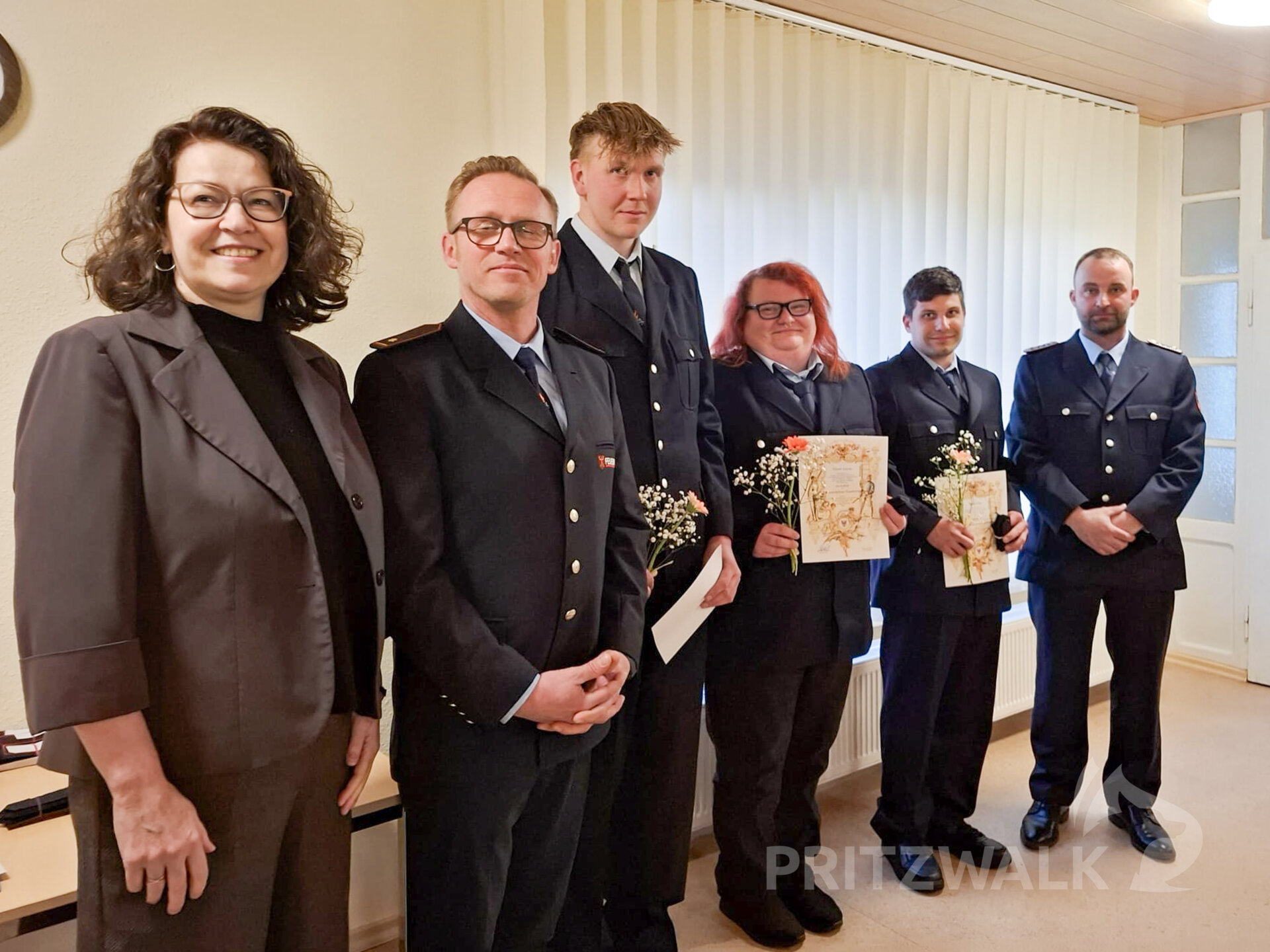 Dean Hoppe, Nicole Hoppe und Felix Uttke wurden befördert. Foto: Privat