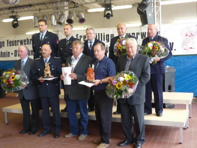 Dank und Anerkennung für verdiente und langjährige Feuerwehrmänner der Freiwilligen Feuerwehr Kloster Lehnin  (Bild vergrößern)