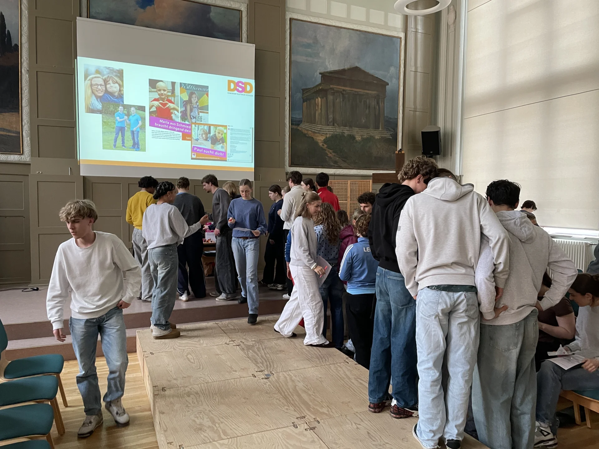 Schüler in der Aula