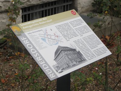 Einweihung der ersten Tafel des historischen Rundgangs durch Rüdersdorf
