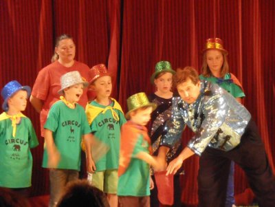 Junge Reporter aus Damsdorf berichten: Zirkusprojektwoche in unserer Grundschule „Am Fenn“ in Damsdorf (Bild vergrößern)
