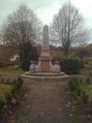 Restaurierung Kriegerdenkmal in Nazza (Bild vergr&ouml;&szlig;ern)