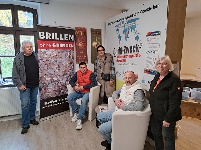 2024-10-24_pro-optik-Wendlingen_C_spendet_10-neue-Fassungen-an_BRILLEN-ohne-GRENZEN_H-700