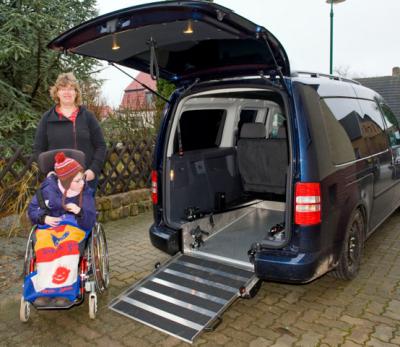 Tessa kann jetzt auch im Auto mitkommen (Bild vergr&ouml;&szlig;ern)