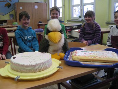 Auch in diesem Jahr feierten die 3. Klassen Kookys Geburtstag (Bild vergr&ouml;&szlig;ern)