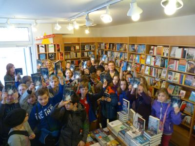 Foto zur Meldung: „Welttag des Buches“: Ausflug der Klassen 4a und 4b aus Banteln Foto zur Meldung: „Welttag des Buches“: Ausflug der Klassen 4a und 4b aus Banteln