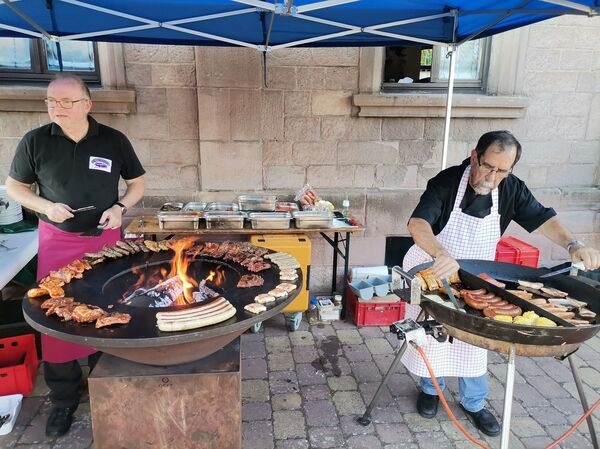 csm_2022-08-23_Gudd-Zweck-EXTREM-GRILLEN_Arndt-Sommer_am_Cafe-Edelstein_1_H-1350_7008346e36