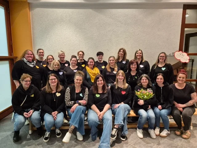 Gruppenbild der Basar-Mädels