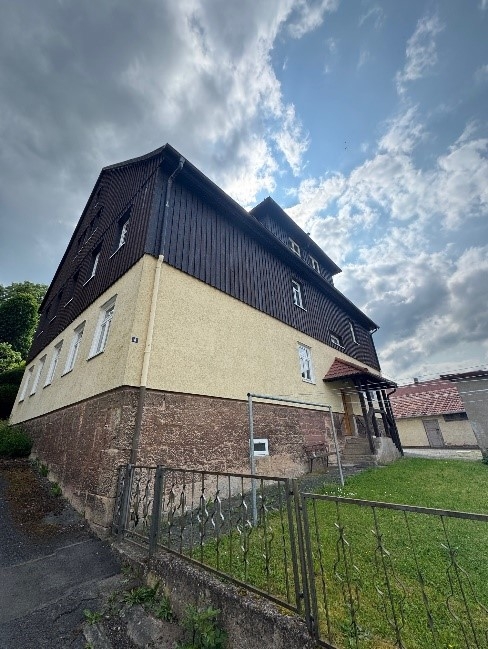 Alte Schule Roßdorf Seitenansicht