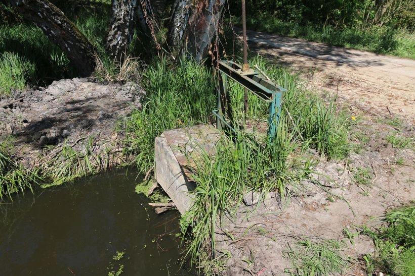 Defekte Staubauwerke werden aus dem Mühlbach entfernt Foto A. Franz