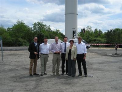 140m hohe Windanlage wird zum Global Wind Day am Vestas-Werk eingeweiht (Bild vergr&ouml;&szlig;ern)