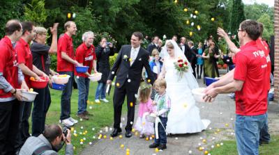 Foto zur Meldung: Hochzeit: Lisa und Moritz erfolgreich vermählt