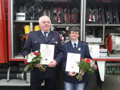 Ehrung der Feuerwehrleute (Bild vergr&ouml;&szlig;ern)