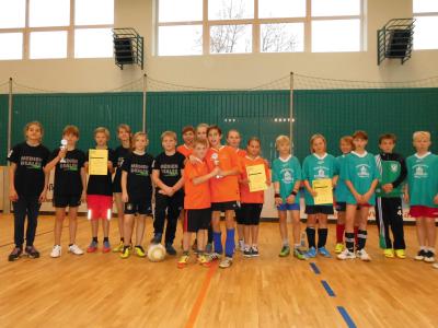 Foto zur Meldung: 4. Nikolausstraßenfußballturnier in Glöwen