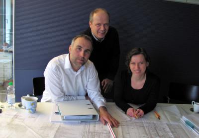 Fotos von links: Projektleiter Steffen Lauterbach, Bauamtsleiter Christian Meseberg von der VG Elbe-Heide, verantwortliche Architektin Sabine Simon