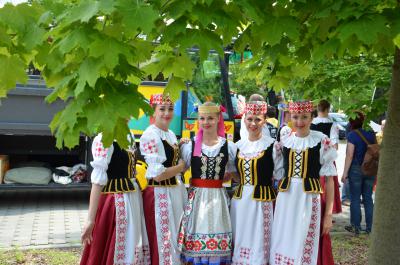 14 internationale Gruppen zur 14. Folklorelawine in 2014