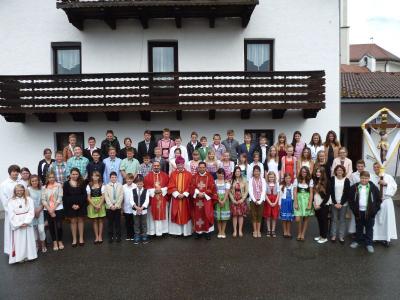 Foto zur Meldung: Firmung in der Pfarrkirche St. Georg in Prackenbach – Gott schenkt uns in Christus seinen Geist