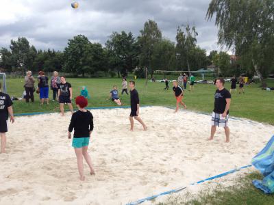 WC-Enten gewinnen Beachvolleyball-Turnier im Freizeitbad Grasleben