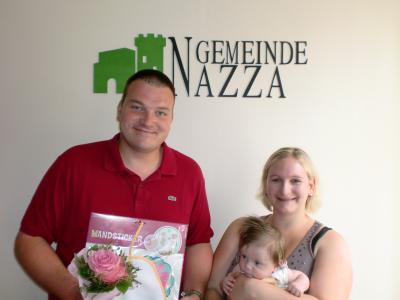 Nazza begrüßt neuen Erdenbürger (Bild vergr&ouml;&szlig;ern)
