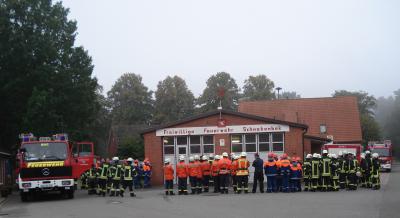 Foto zur Meldung: Ausbildungs- und Übungsfahrt in Schnakenbek