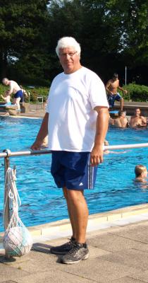 Schwimmmeister Ralf Roters (Bild vergrößern)