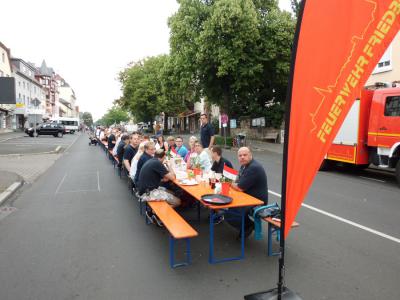 Foto zur Meldung: Feuerwehr Friedberg besucht "Friedberg frühstückt"