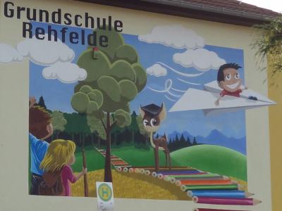 Wandbild an der Grundschule Rehfelde