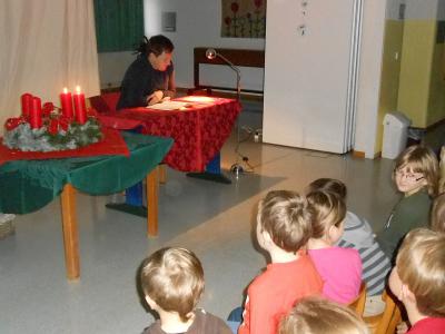 Foto zur Meldung: Adventliche Lesung in der Grundschule
