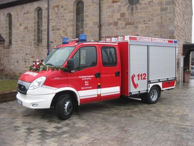 Das neue Tragkraftspritzenfahrzeug wurde im Rahmen eines Gottesdienstes feierlich gesegnet und in den Dienst der Schönderlinger Floriansjünger gestellt
