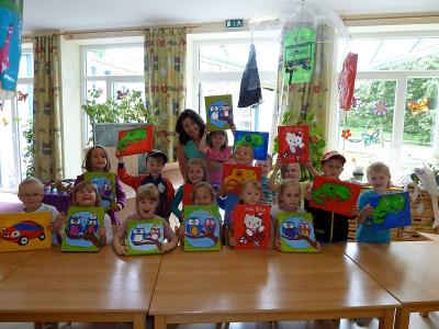 Foto zur Meldung: Große Bilderausstellung des Kindergartens St. Johannes bei der bevorstehenden Feier