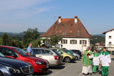 Foto zur Meldung: Fahrzeugsegnung in der Pfarrei St. Johannes