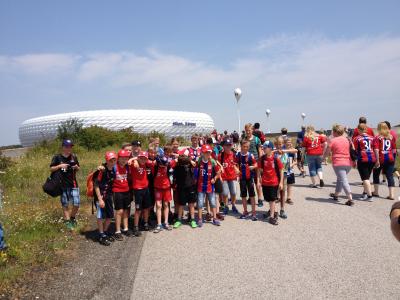 Foto zur Meldung: Jugendausflug zur Teampräsentation des FC Bayern München