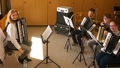 Schülerorchester übt Mozart