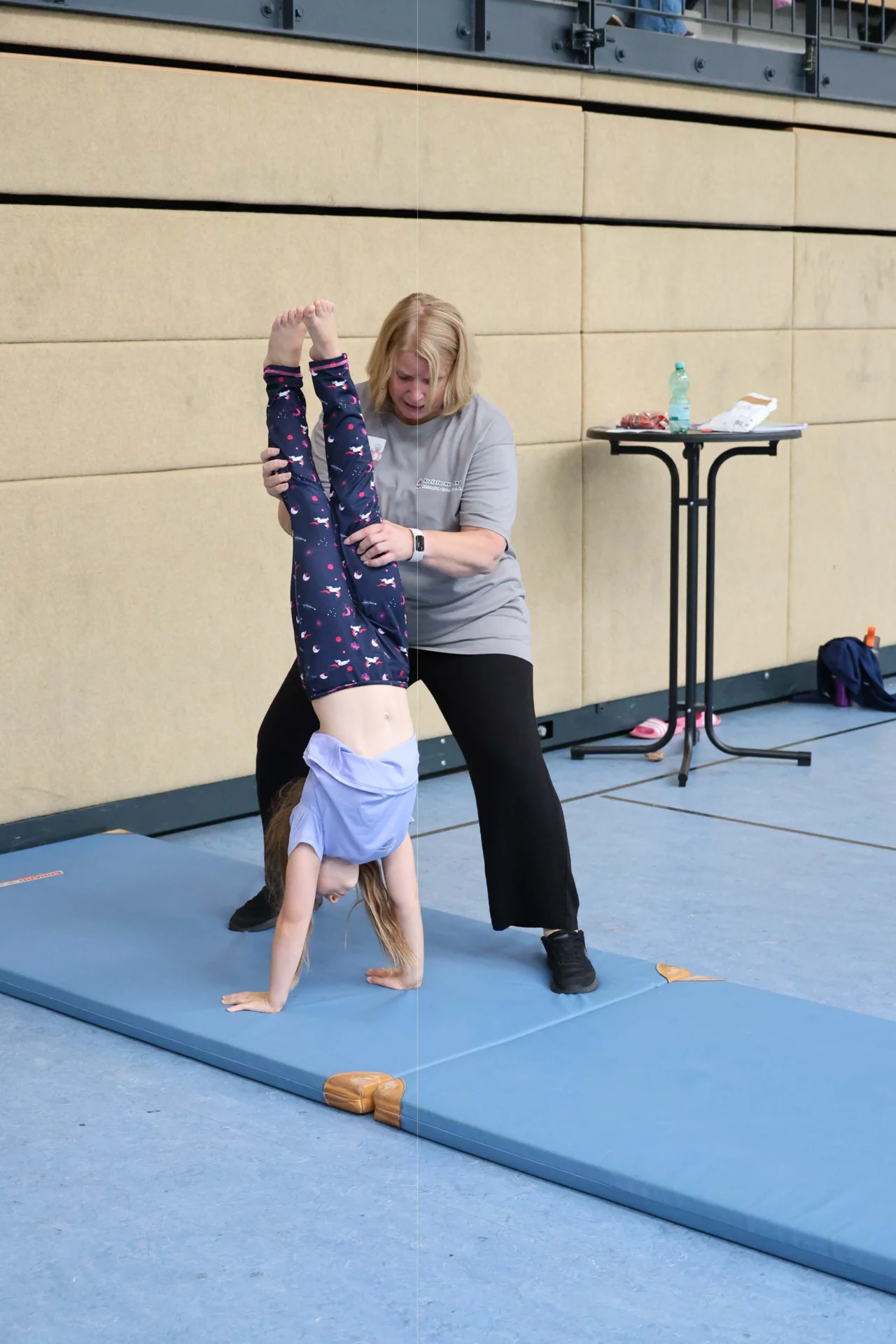 22-Handstand-TÜV
