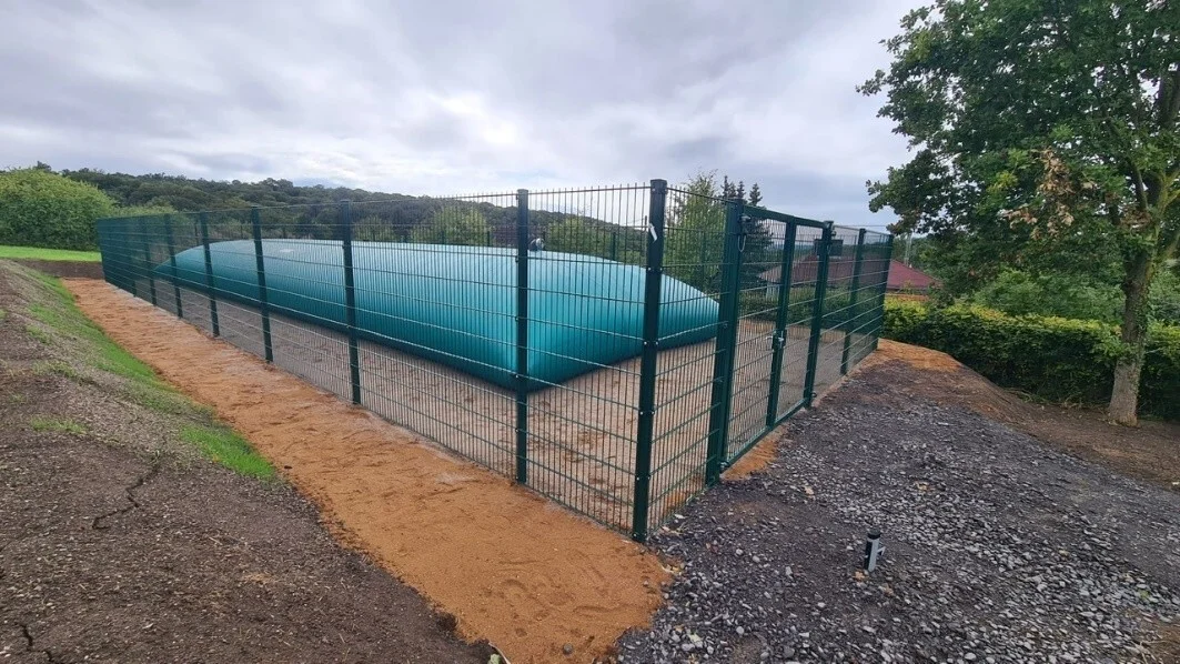Der neue Löschwasserbehälter am Finkenweg in Ziegelroda wurde mit Unterstützung der MIDEWA errichtet.