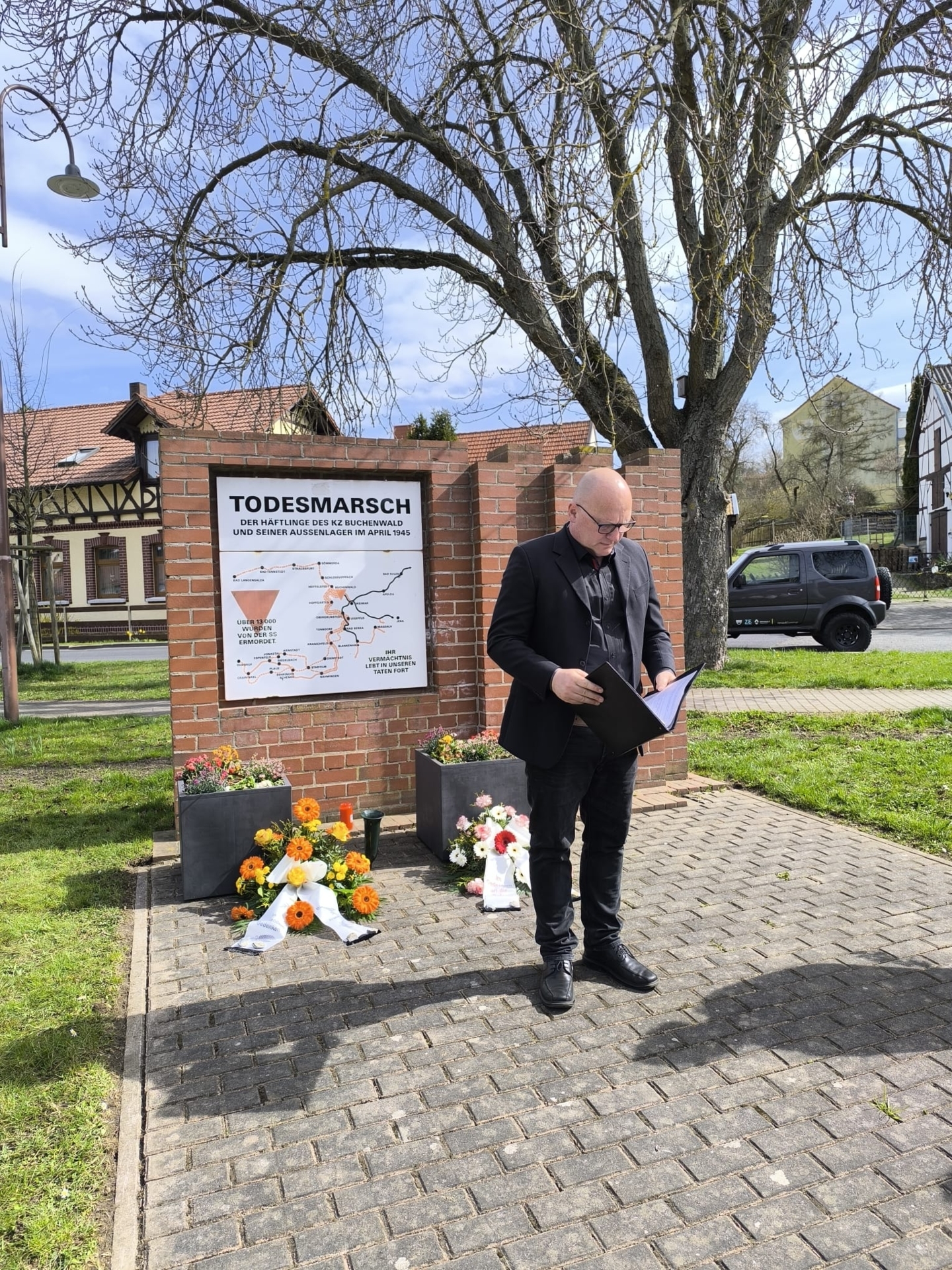 Kranzniederlegung zum Gedenken an die Opfer des KZ Buchenwald