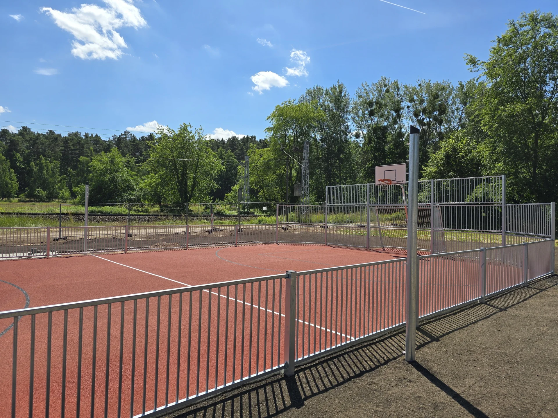 neues Multifunktionsspielfeld in Langerwisch