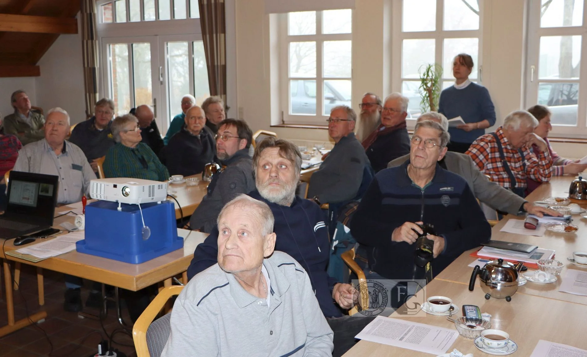 Über 30 Interessierte verfolgten die heimatkundlichen Vorträge beim Treffen im "Fehnhaus" Ostrhauderfehn (Foto: F. Groeneveld).