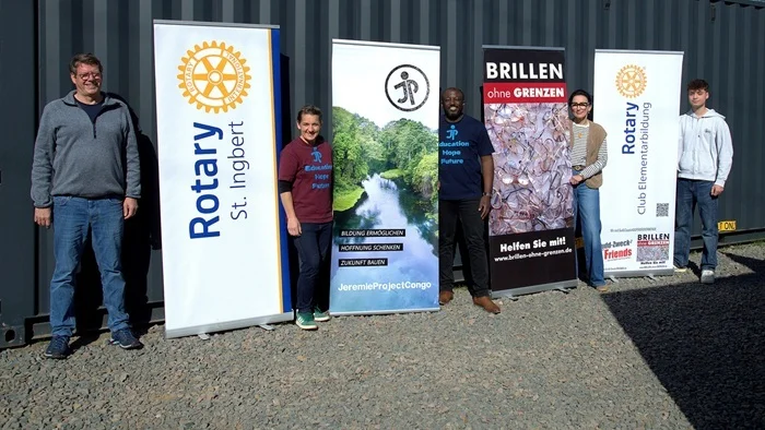 2026-04-11_BRILLEN-ohne-GRENZEN_G_Foto-HP-Muerz_RC-ST-Ingbert___RC-Elementarbildung___JeremieProject-Congo_4xRoll-Up_H-700