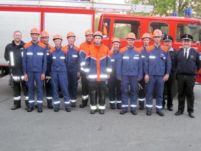 Foto zur Meldung: 10 Jugendliche der FFW Prackenbach erwarben die Jugendflamme