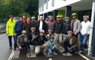 Vorschaubild zur Meldung: Fahrradtraining für Flüchtlinge