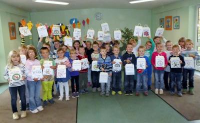 Prall gefüllte Lesetüten für unsere Erstklässler (Bild vergr&ouml;&szlig;ern)