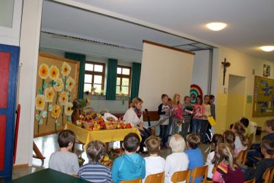Foto zur Meldung: Erntedankfeier in der Grundschule