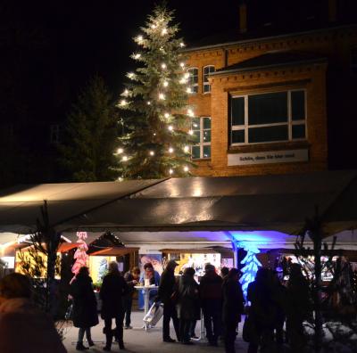 Klein und fein: Der 1. Weihnachtsmarkt im FamilienCampus Lausitz