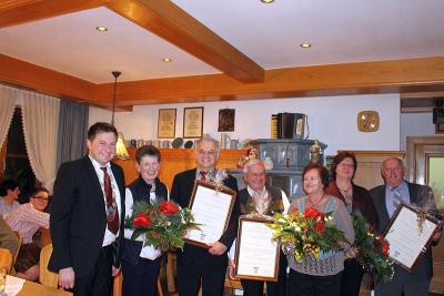 Foto zur Meldung: Ehrenbrief an vier verdiente Gemeindebürger verliehen