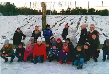 Gruppenbild mit Schneemännern
