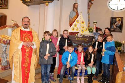 Foto zur Meldung: Die Pfarreiengemeinschaft feierte Maria Lichtmess mit Blasiussegen