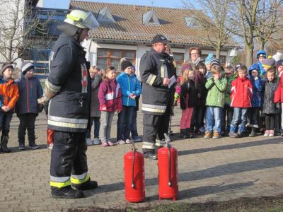 Foto zur Meldung: Feueralarm in der Grundschule – Gott sei Dank war es nur eine Übung